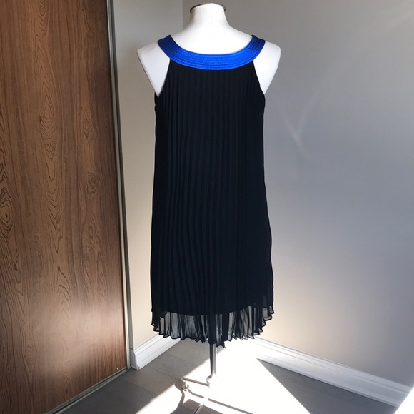 Dress - Picture 2 of 5